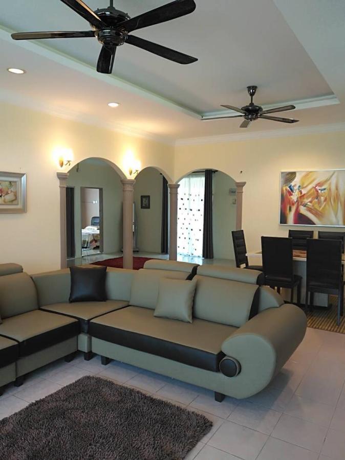 Destini Akef Villa 2 ปันไตเจอนัง ภายนอก รูปภาพ