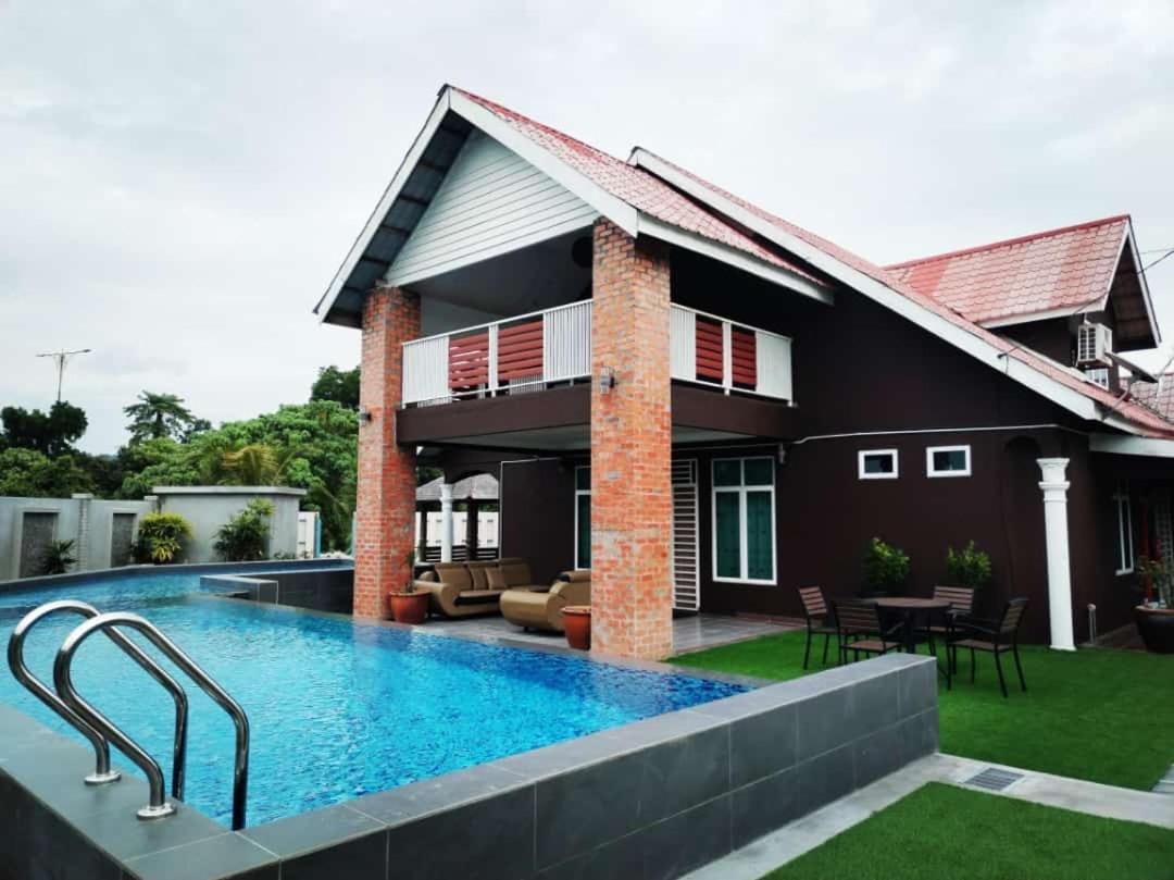 Destini Akef Villa 2 ปันไตเจอนัง ภายนอก รูปภาพ